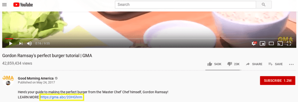 Good Morning America YouTube-Video mit Verlinkung zu sozialen Medien in der Beschreibung.