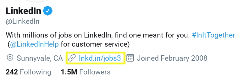 Um link com a marca na conta do LinkedIn no Twitter.