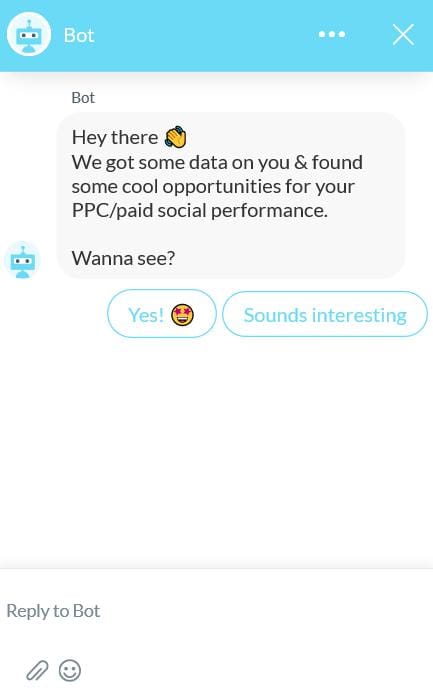 Ein Chatbot unterhält einen Besucher.
